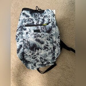 Vooray stride cinch storm tide backpack. NWT